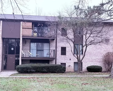 16400 Heather Ln #302, Cleveland, OH 44130