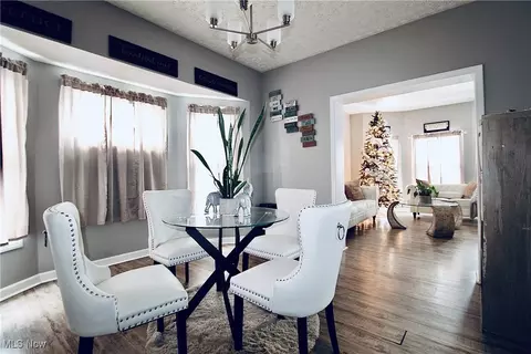 Dining - 1122 West Ave, Elyria, OH 44035 photo 2 of 2