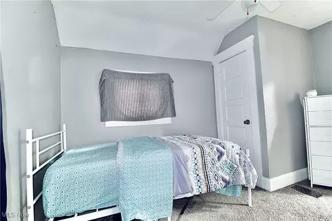 Bedroom - 1122 West Ave, Elyria, OH 44035 photo 2 of 6