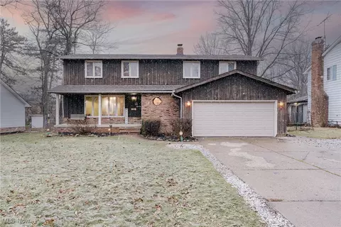 5193 Ashwood Dr, Lyndhurst, OH 44124
