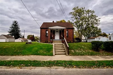 1622 Clarendon Ave SW, Canton, OH 44706