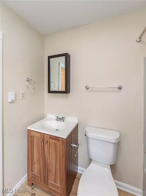 Bath - 2440 E 32nd St, Lorain, OH 44055 photo 5 of 6