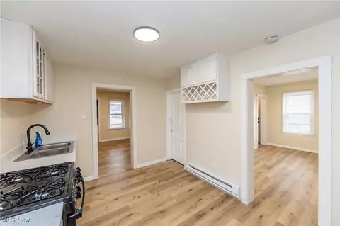 Entry Way - 2440 E 32nd St, Lorain, OH 44055 photo 2 of 5