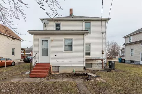 Exterior - 2440 E 32nd St, Lorain, OH 44055 photo 7 of 7