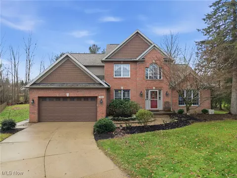 1390 Silverdale Cir, Twinsburg, OH 44087