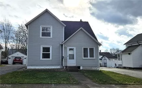 189 Pine St, Wadsworth, OH 44281 photo 1
