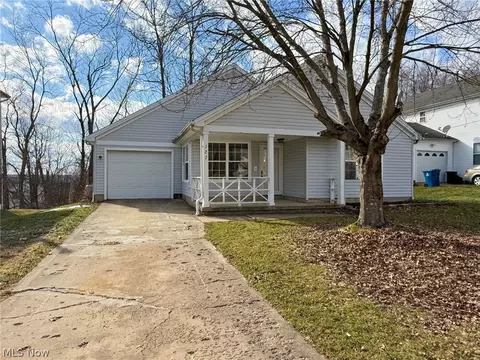 127 Blackburn St, Campbell, OH 44405