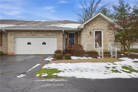 197 Mathews Rd #B, Boardman, OH 44512