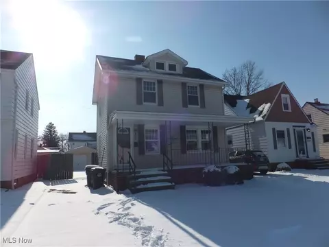 8301 Fernhill Ave, Parma, OH 44129