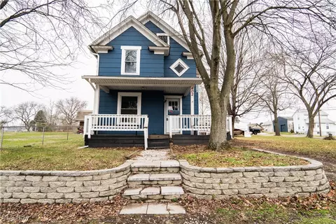 402 Hall Ave, Barberton, OH 44203