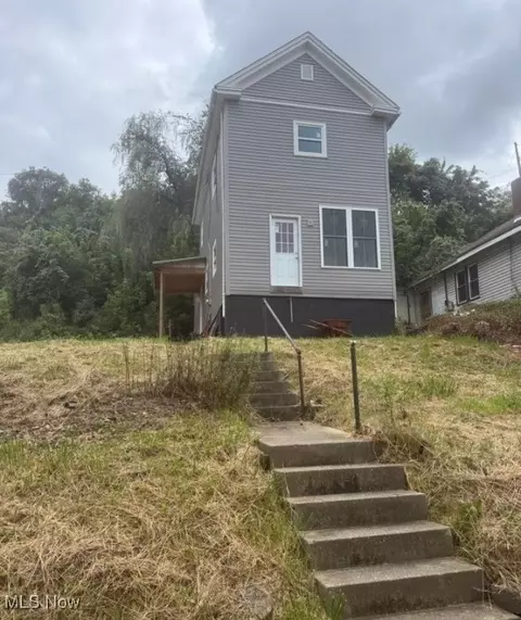 627 Bennett St, Bridgeport, OH 43912