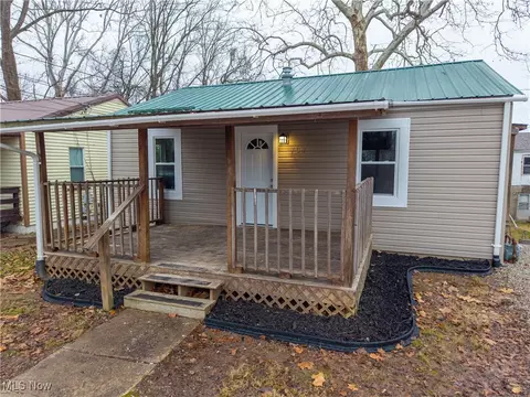 707 Marquis St, Parkersburg, WV 26101