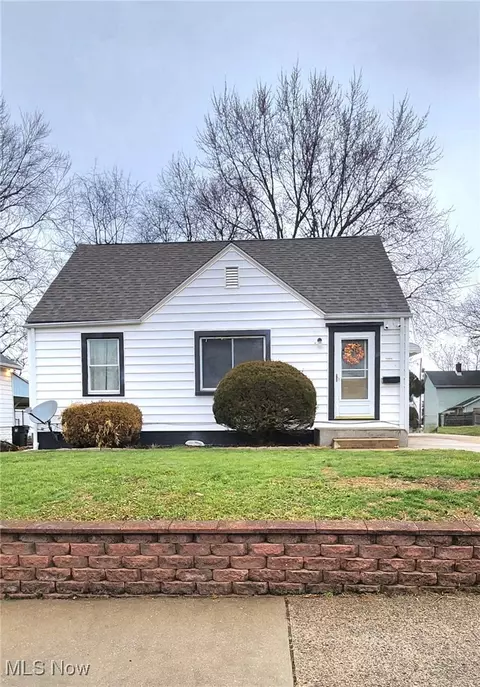 1209 17th St NE, Canton, OH 44705
