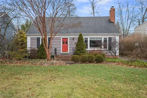 28318 W Oviatt Rd, Bay Village, OH 44140