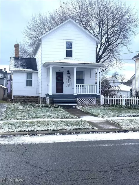 207 E North Ave, East Palestine, OH 44413