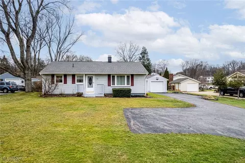 122 S Munroe Rd, Tallmadge, OH 44278