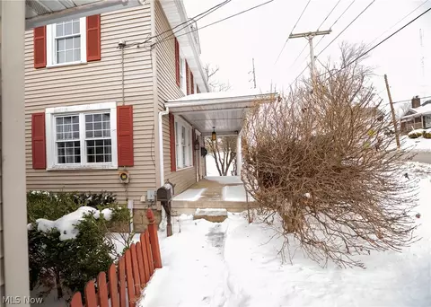 861 Cherry Rd NW, Massillon, OH 44647 photo 3