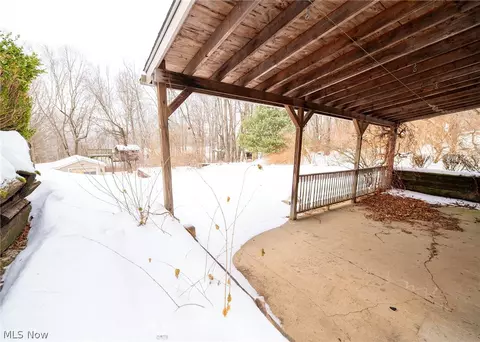 861 Cherry Rd NW, Massillon, OH 44647 photo 4
