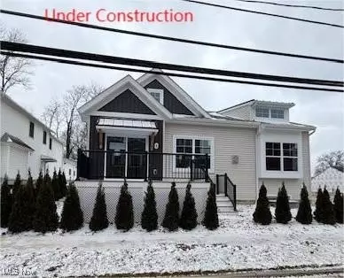 4294 Campus Ln, Willoughby, OH 44094
