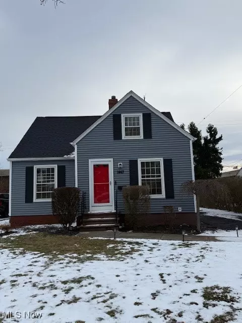 1443 Parkview Dr, Lyndhurst, OH 44124