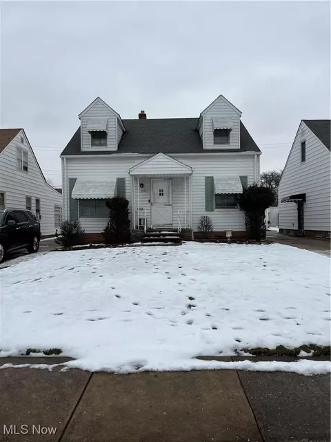 18301 Edinboro Ave, Maple Heights, OH 44137