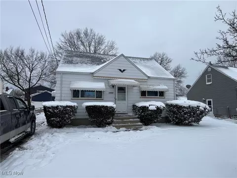 15995 Hummel Rd, Brook Park, OH 44142