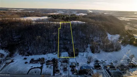 1425 Cassingham Hollow Dr, Coshocton, OH 43812