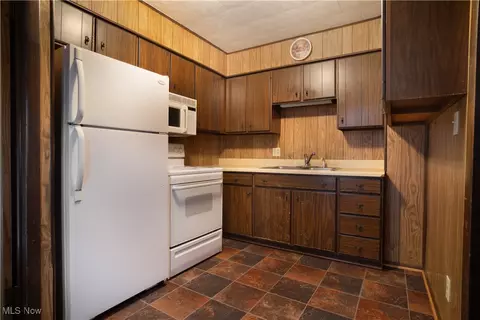 455 E Ohio Ave, Sebring, OH 44672 photo 5