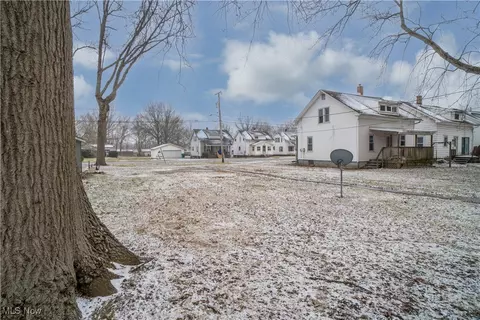 455 E Ohio Ave, Sebring, OH 44672 photo 4