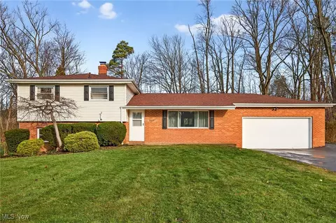 437 Janes Ln, Macedonia, OH 44056