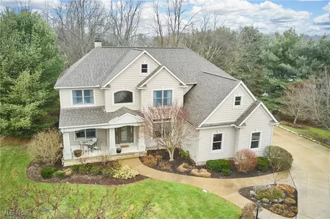 408 Regalstone Ln, Copley, OH 44321