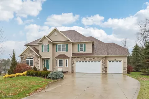 8060 Rainbow Dr, Concord, OH 44077 photo 3