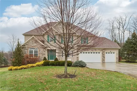 8060 Rainbow Dr, Concord, OH 44077 photo 2