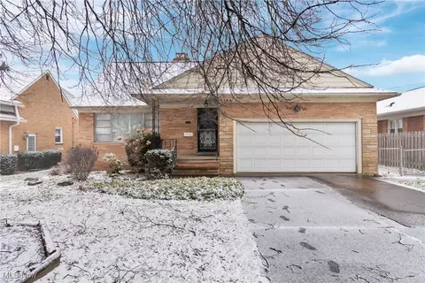 4464 W 224th St, Fairview Park, OH 44126