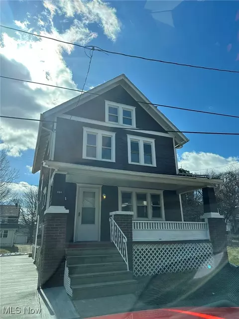 864 Forrest Dr, Akron, OH 44306