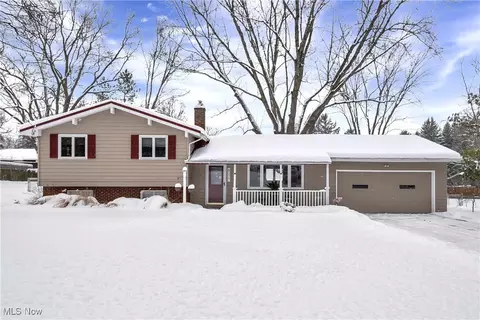 8377 Akins Rd, North Royalton, OH 44133