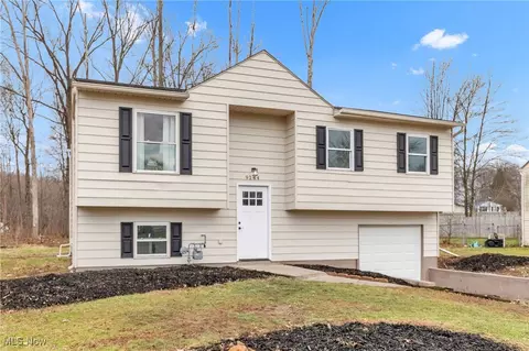 9144 Hickory Cir, Windham, OH 44288