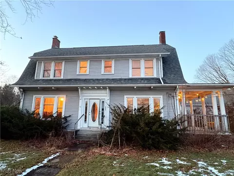 3881 E Center St, Conneaut, OH 44030