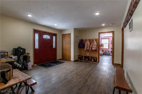 Entry Way - 2896 Alliance Rd, Rootstown, OH 44272 photo 4 of 4