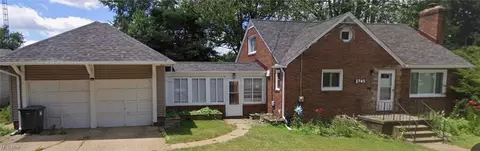 2745 Myrtle Ave NW, Canton, OH 44709