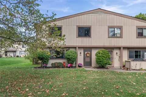 11650 Harbour Light Dr, North Royalton, OH 44133