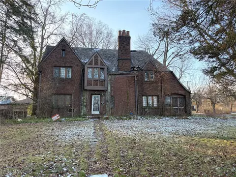 1660 5th Ave, Youngstown, OH 44504