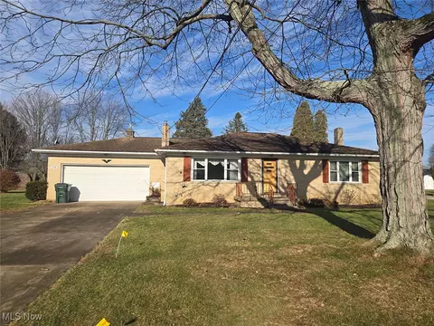 720 Mcdaniel Ave, Minerva, OH 44657 photo 2