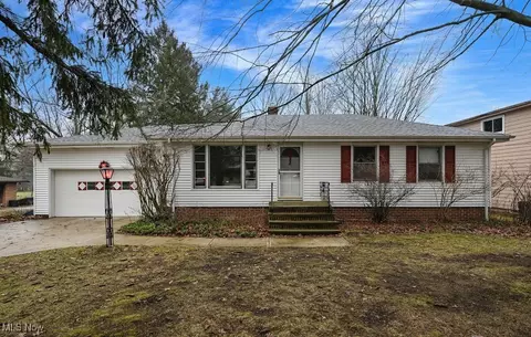 9051 Abbey Rd, North Royalton, OH 44133