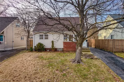 884 Blanding Ave, Akron, OH 44310