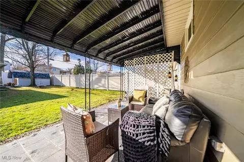 3203 Hetzel Dr, Parma, OH 44134 photo 17
