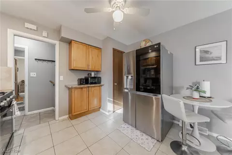 3203 Hetzel Dr, Parma, OH 44134 photo 9