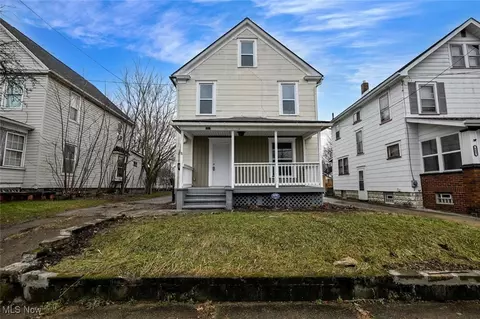 667 Elma St, Akron, OH 44310