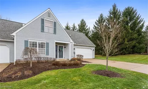9026 Twin Hills Pkwy #12F, Twinsburg, OH 44087