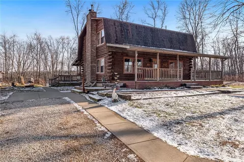1556 Saxe Rd, Mogadore, OH 44260